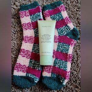 Mary Kay Mint Bliss Lotion with Cozy Socks
